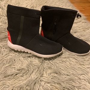 Nike sneaker boots size 8.5 w